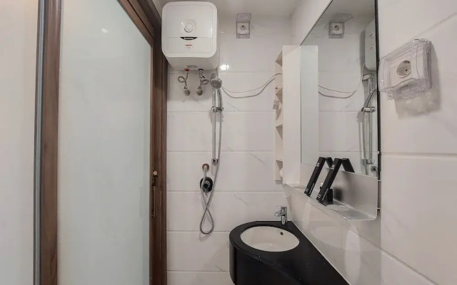 Nice And Homey Studio Room At Sky House Bsd Apartment