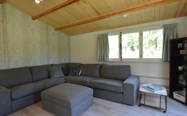 Beautifully Furnished Chalet With a Huge Garden in the Middle of Nature - фото 4