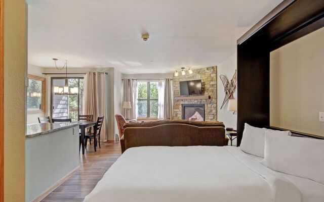 River Mtn Lodge E116C - Studio Condo by RedAwning