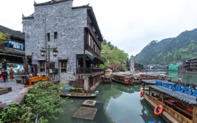 Miss Dong’s River View Homestay, Fenghuang Ancient Town – Outside – Xiangxi