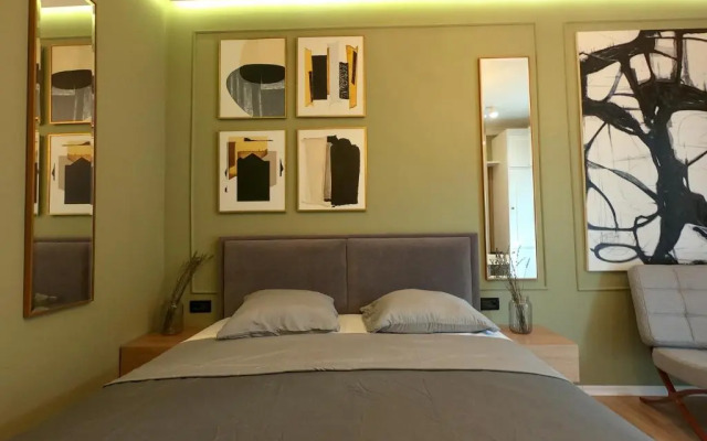 Roza's Studio Tirana Center