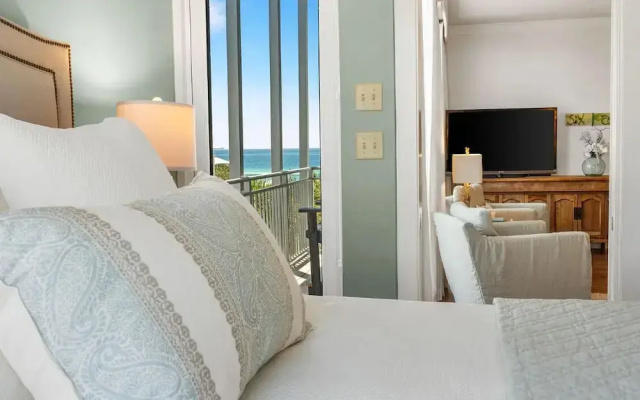 Six Palms 4A