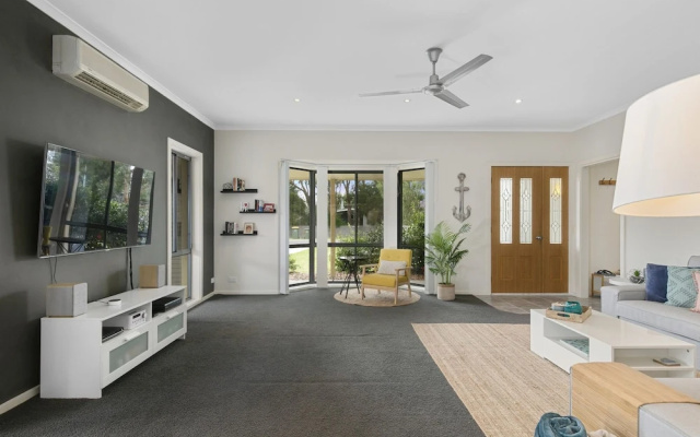 Beached AS - Free Wifi, Netflix & Foxtel, Heated Pool