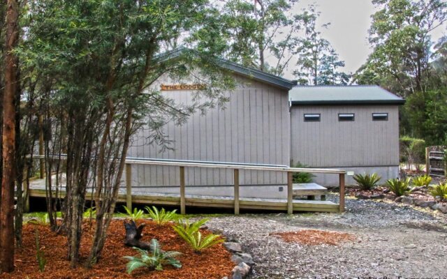 Tahune Lodge