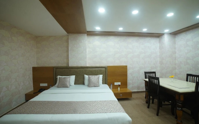 Hotel Sheesam Tree