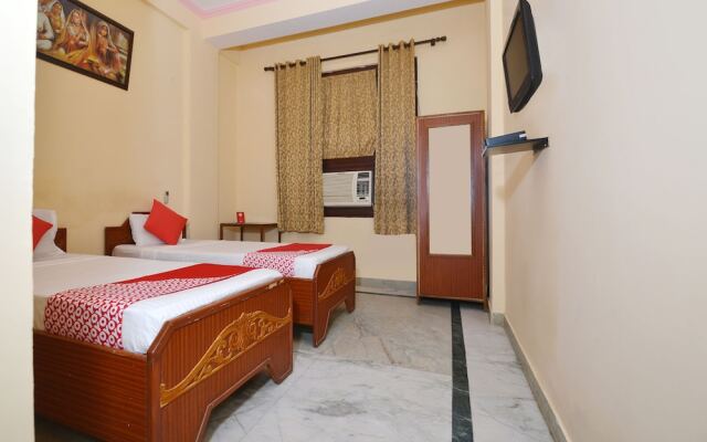 OYO 18830 Hotel Rampur Haveli