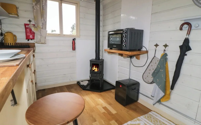 Flora's Hut