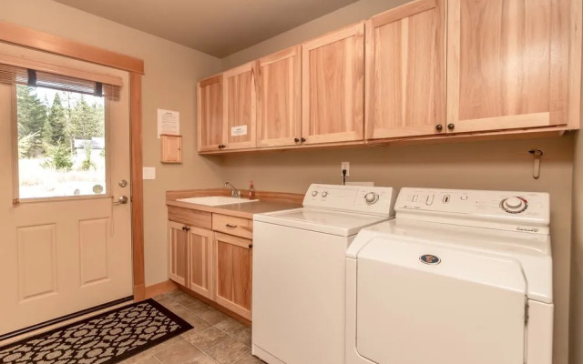 Roslyn Hideaway By Redawning