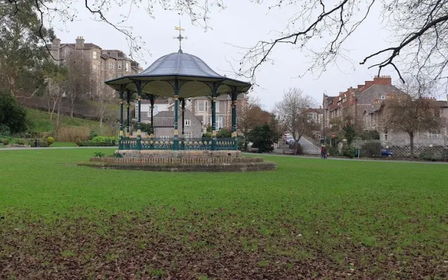 Tivoli Bungalow