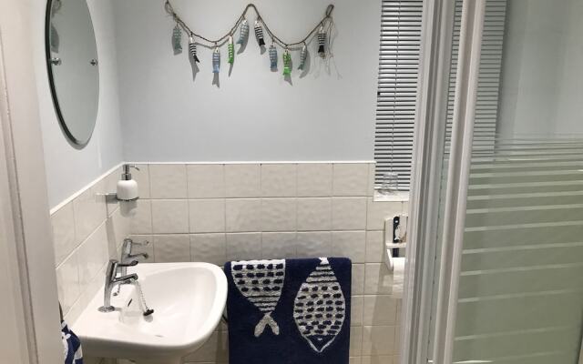 Holywell House B & B