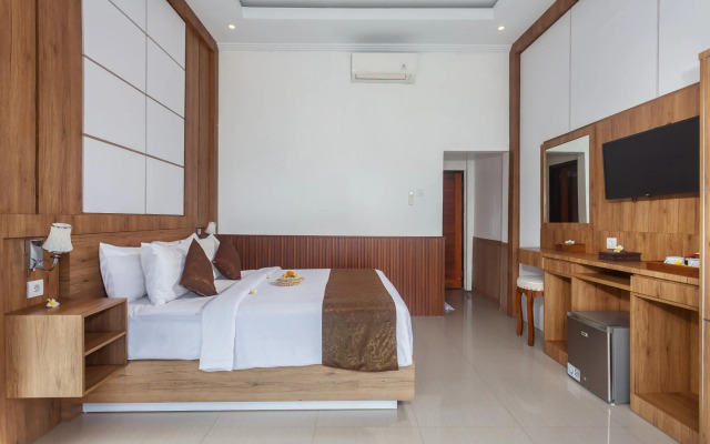 Samuh Sunset Nusa Penida by GenuineHost