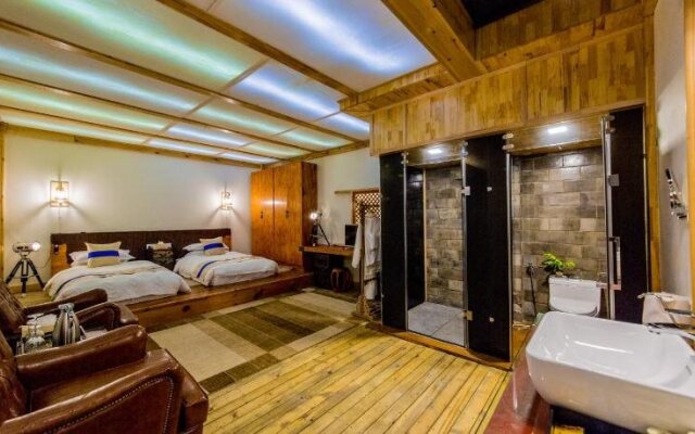 Lost Horizon Resort
