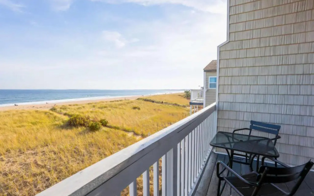 Waves Oceanfront Resort