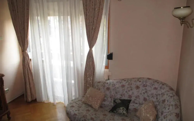 Redlotus Accommodation-Old City Inter