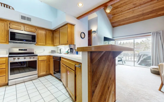 Snowcreek Iv #594 3 Bedroom Condo