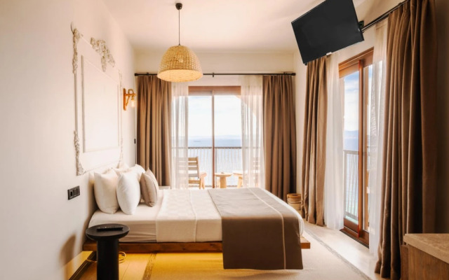 The Local House Ayasaranda