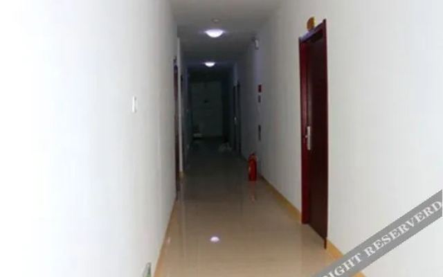 OYO Jinan Jincan Business Hotel (South Branch of Provincial Hospital)