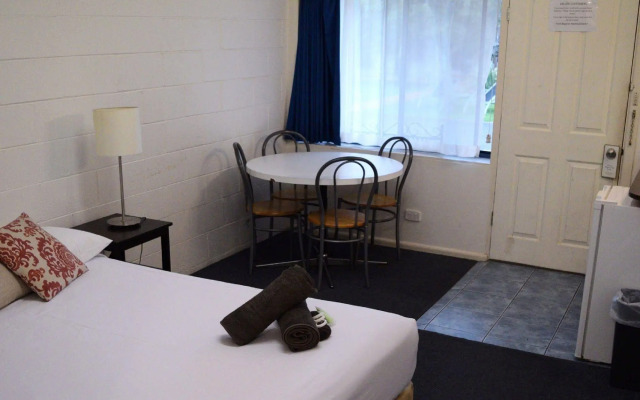 Rosebud Motel