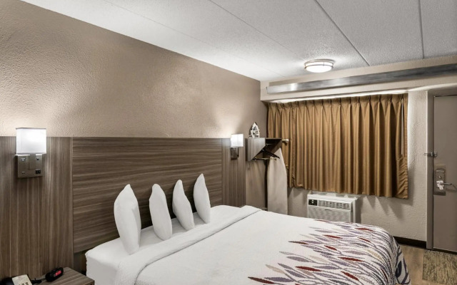 Red Roof Inn Enfield