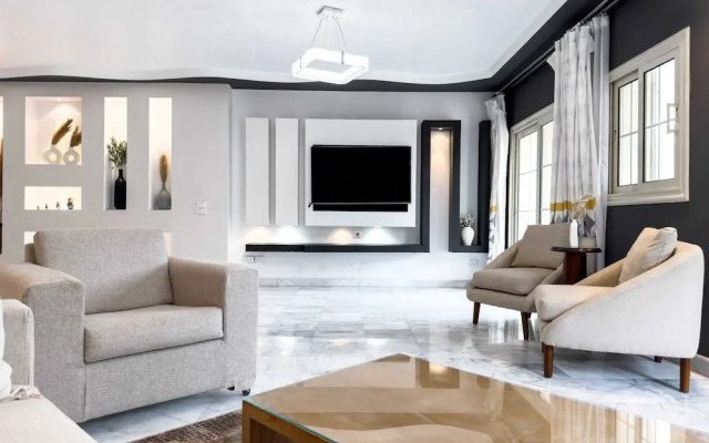 Serene & Spacey 2bdr 15 Min From CAI Airport