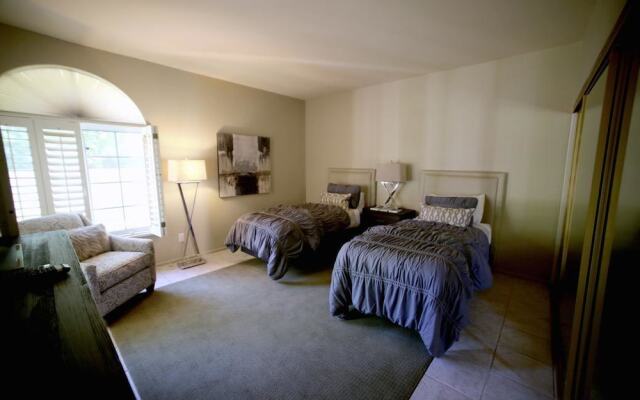 4 Seasons at Desert Breezes