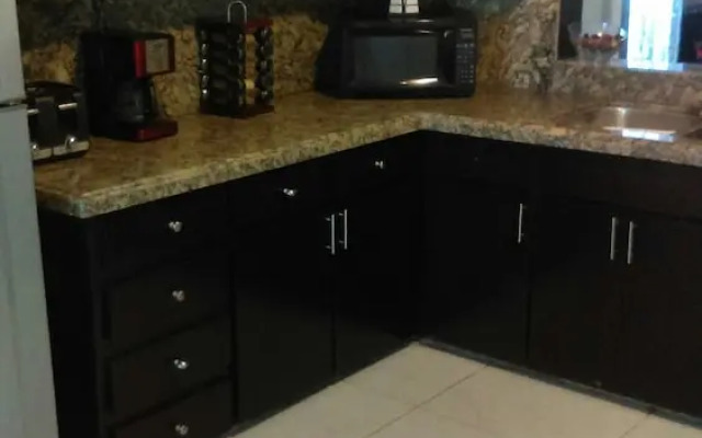 Modern vacational home close to Costco and Walmart