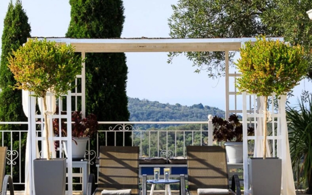 Juniper House - Charming 3 bed Villa With sea View