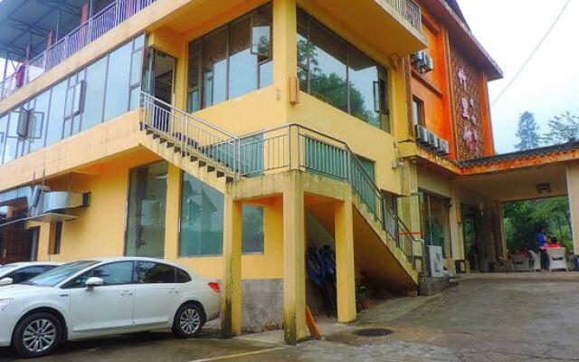 Towo Topping Hotel (E'meishan Linggongli)