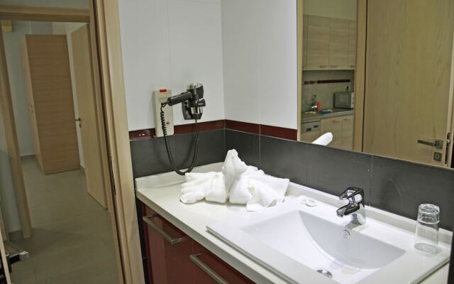 Daniel Apartments & Suites