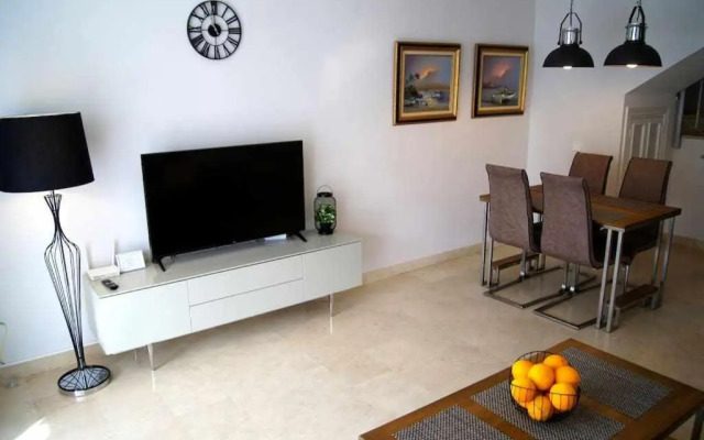 ALOHA - Espectacular Apartamento con 3 piscinas, 3 terrazas y parking