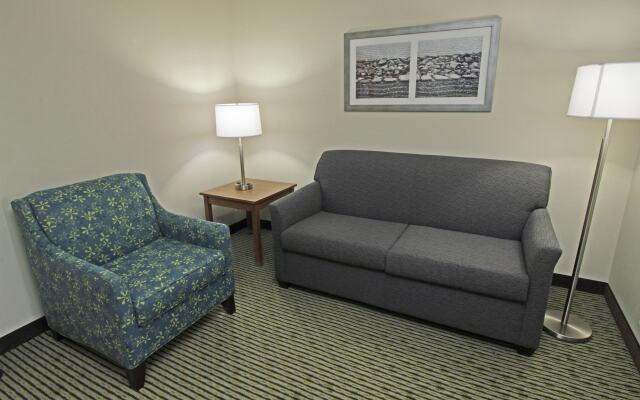 Quality Suites Lake Wright - Norfolk Airport