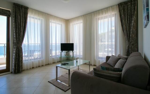 Byala Vista Cliff Apartments