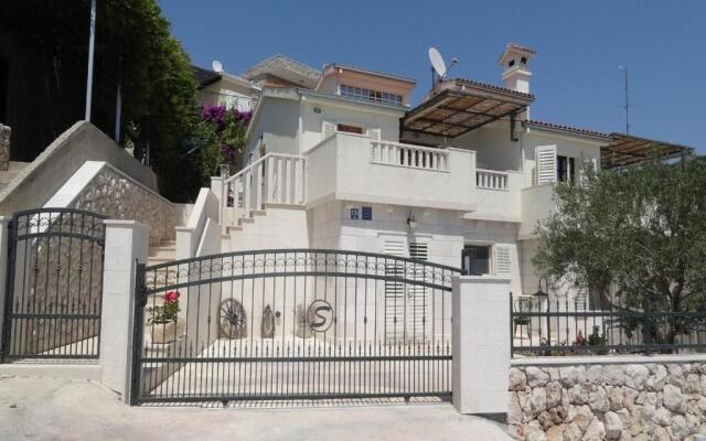 Apartments Branka - 30m from beach
