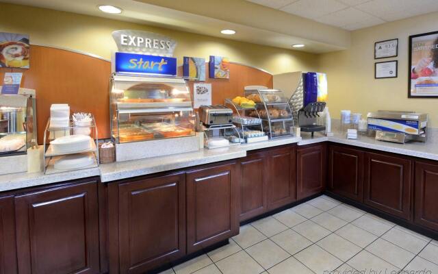 Holiday Inn Express Raleigh Durham Airport by IHG