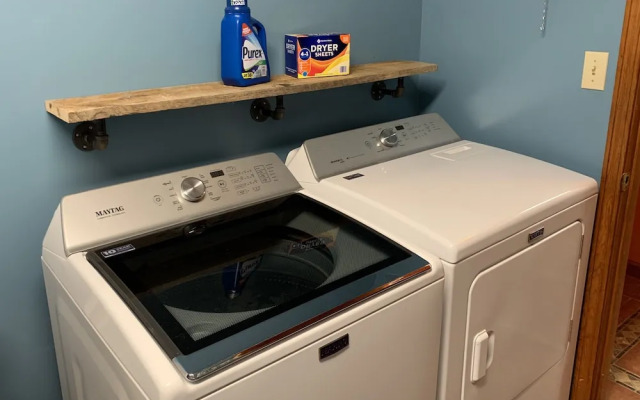 Townsend Hillside Hideaway