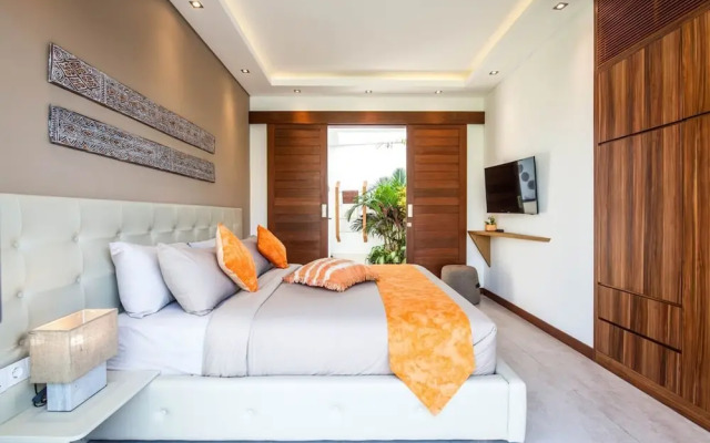 Villa 15 Stunning 6 BR Villa 400m to Beach