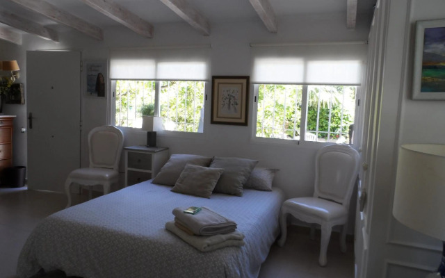 Casa con jardín frente Playa de Burriana