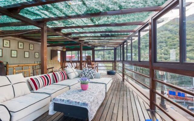 Mogan Mountain Yinxiang Xiwuli Hotel