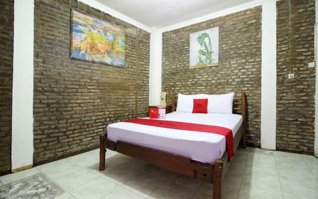 RedDoorz near Rumah Sakit Wirosaban