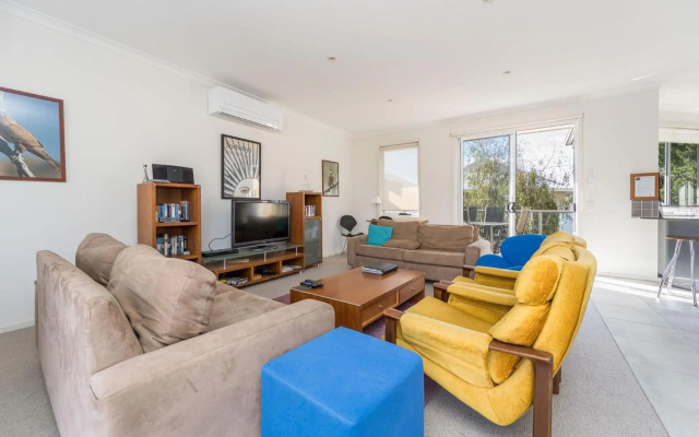 SANDPIPER 5 CLOSE TO TOWN Inlet Side