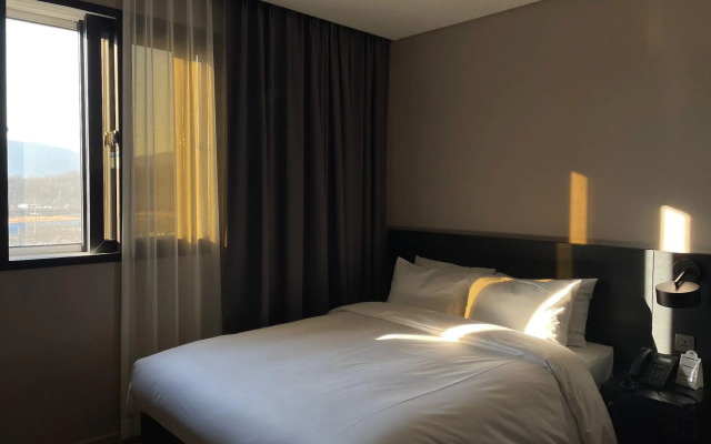 Rivertain Hotel Gyeongju