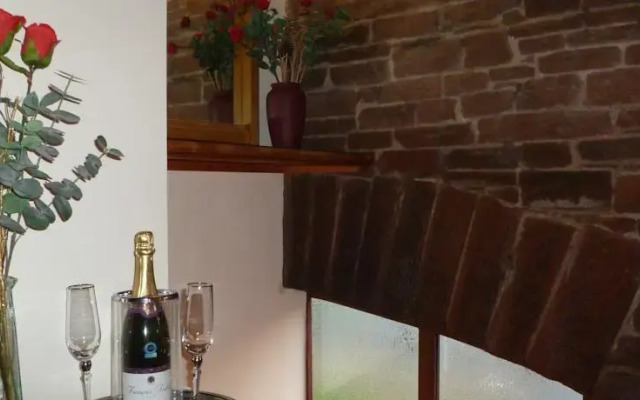 THE GINNEY Country Guest House