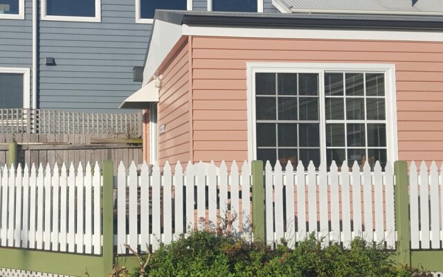 Stanley Cottages & Apartments