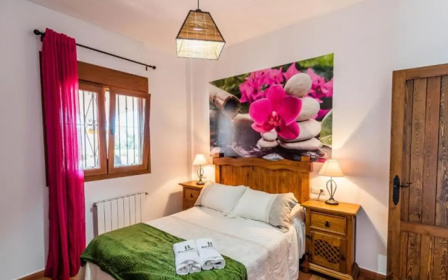 Villa Javier Sayalonga by Ruralidays