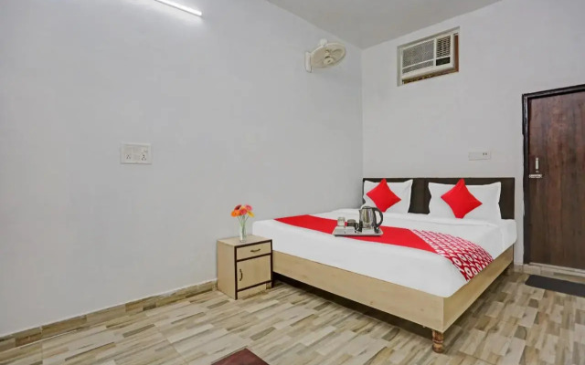 OYO Hotel Nirvan Near Jahangirpuri Metro Station
