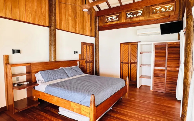 Bocas Beachfront Lodge