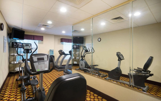 Comfort Suites near Birkdale Village- Huntersville