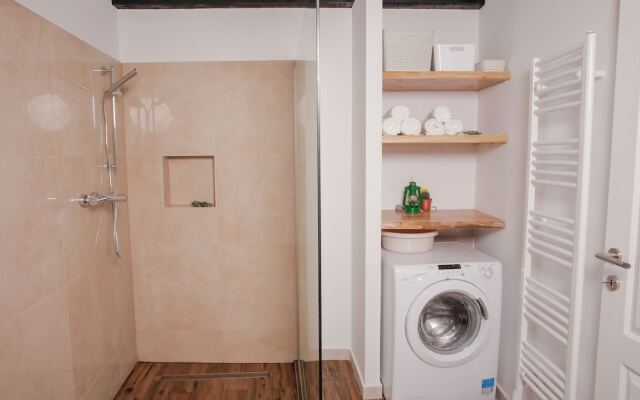 A&E Apartment - Near Cathedral of St James