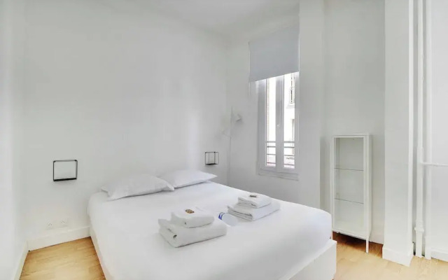 Cozy Apartment 2bdr/5p - in the Heart of Suresnes
