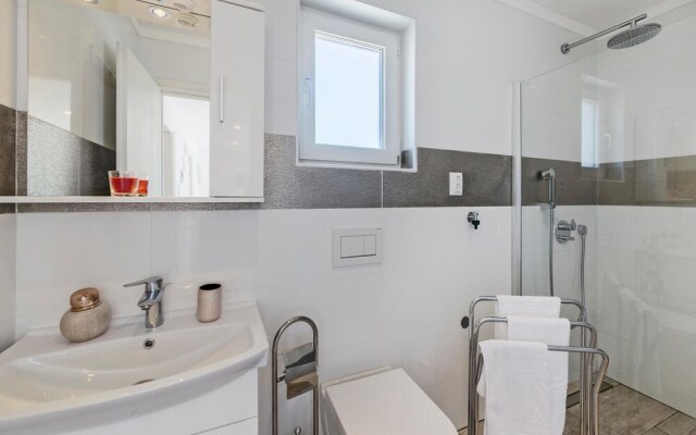 Awesome Home in Peroj With Wifi and 2 Bedrooms